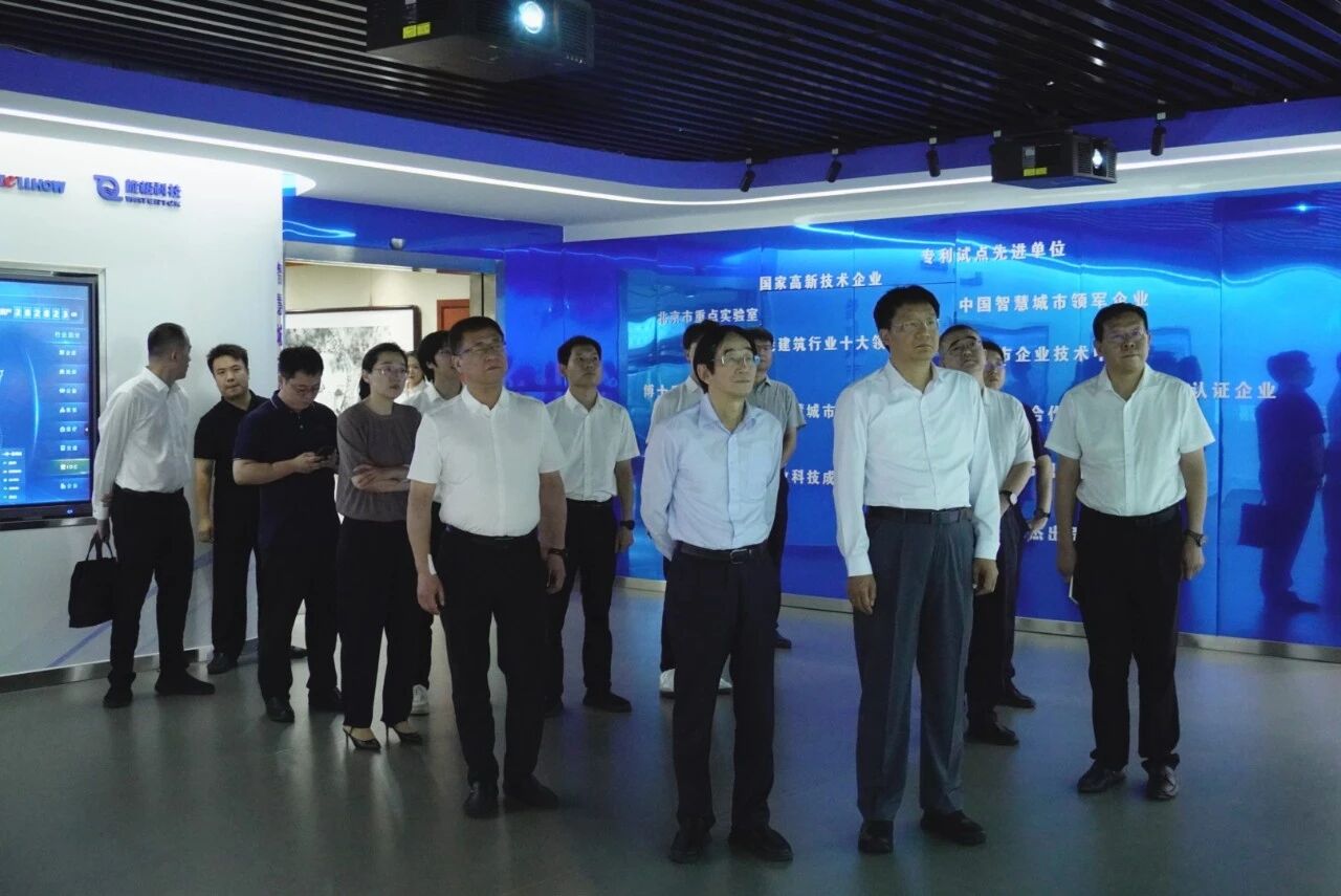 南昌市委副书记、市长高世文调研QY球友(中国)QY—以AI赋能韧性城市建设情况